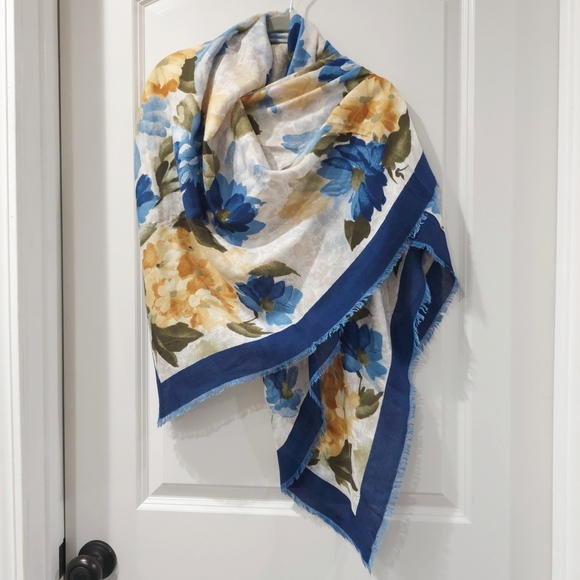 DANIEL LAURENT Floral Blue Yellow Scarf, 100% Viscose, Soft, Frayed Trim, Nwot - Picture 3 of 14